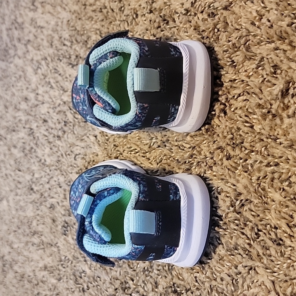 NEW Saucony S - Baby Lite form shoes Size 4 M - Picture 3 of 4
